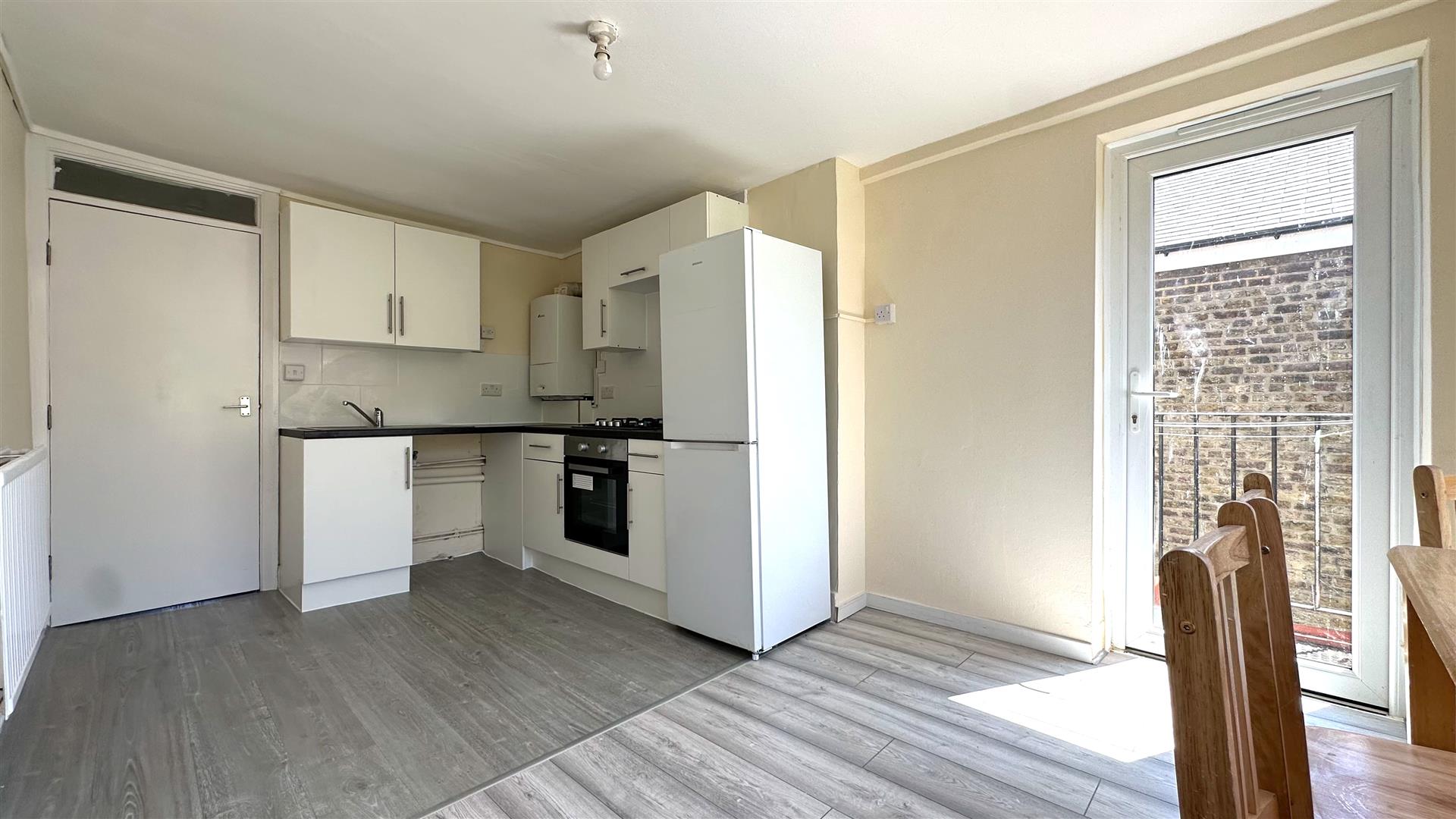 Flat Adys Road in Greater London
