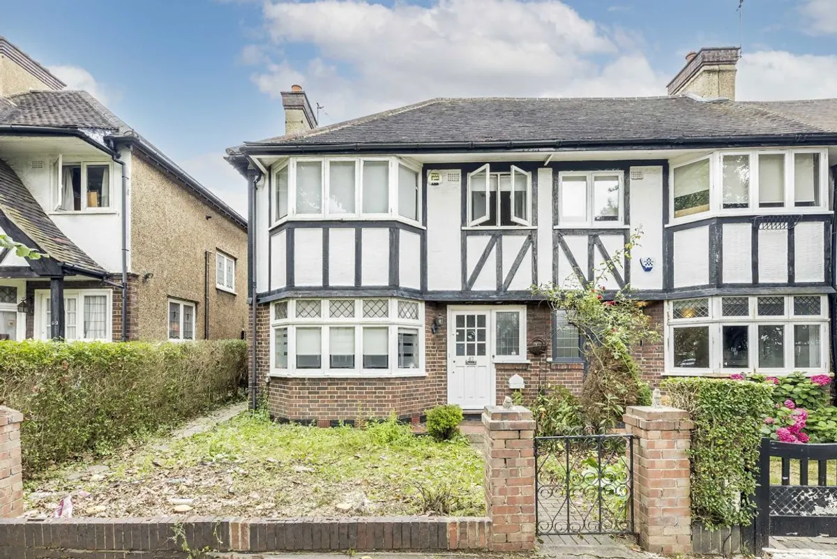 House Monks Drive in Greater London