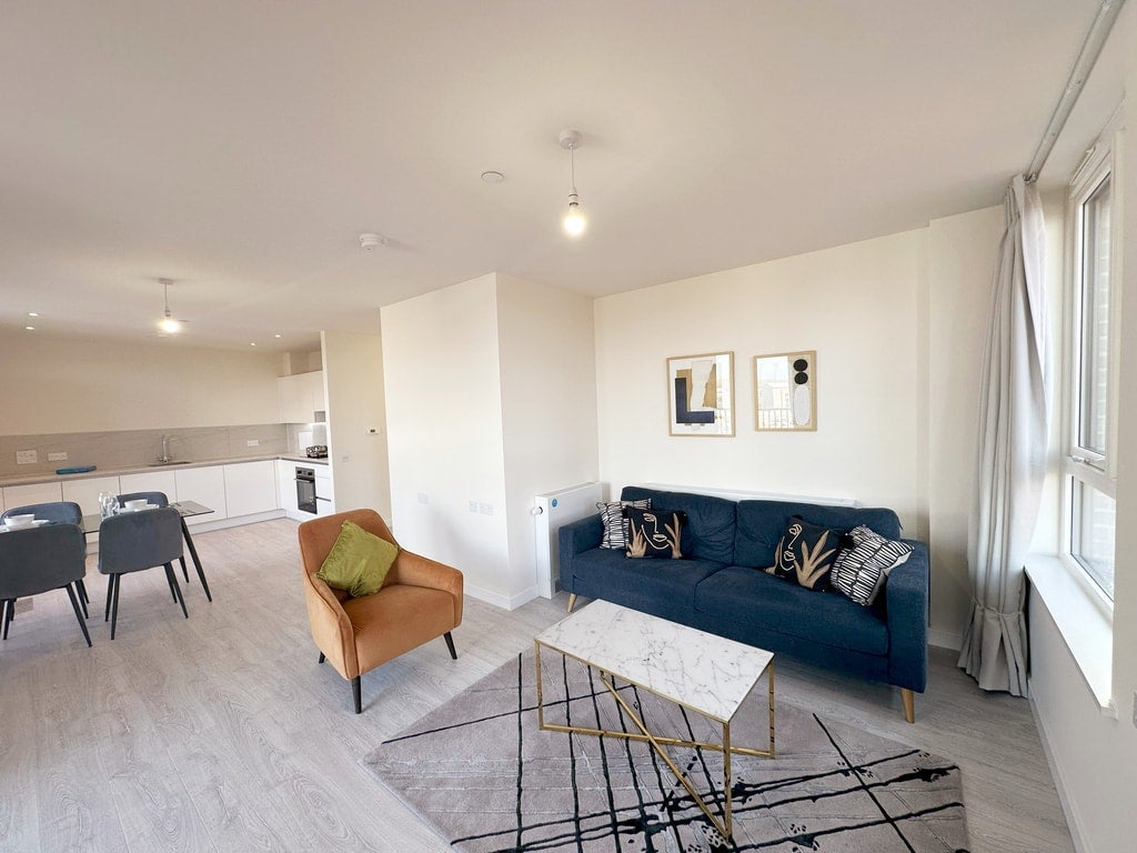 Flat Hargrave Drive in Greater London