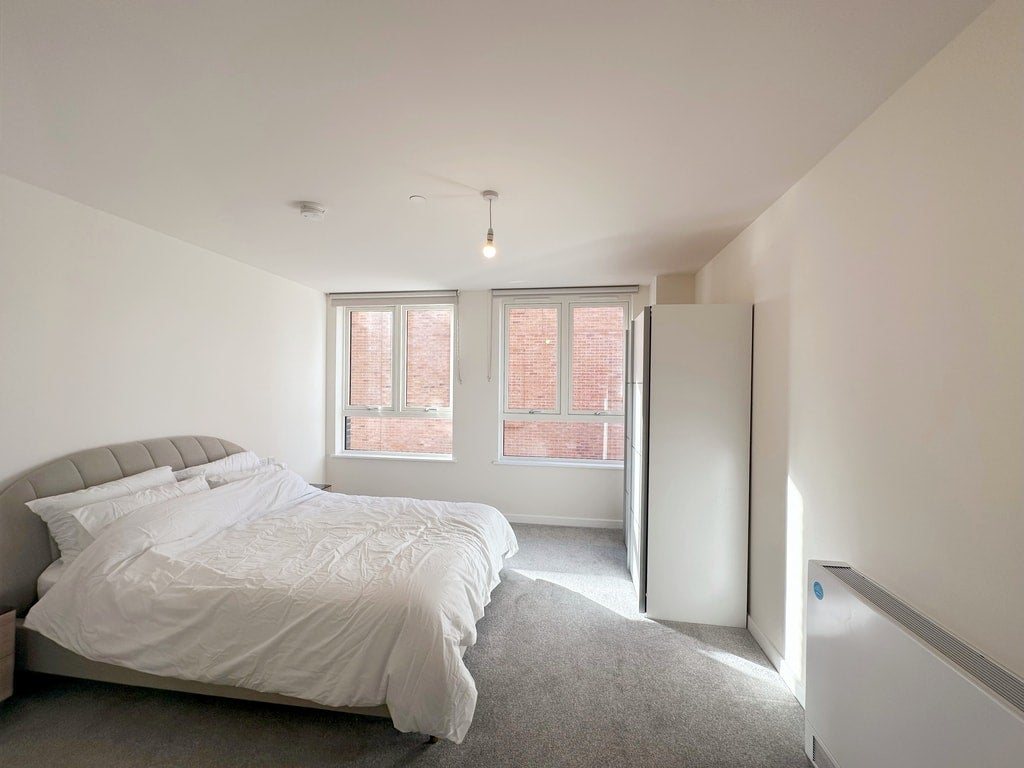 Flat Hargrave Drive in Greater London