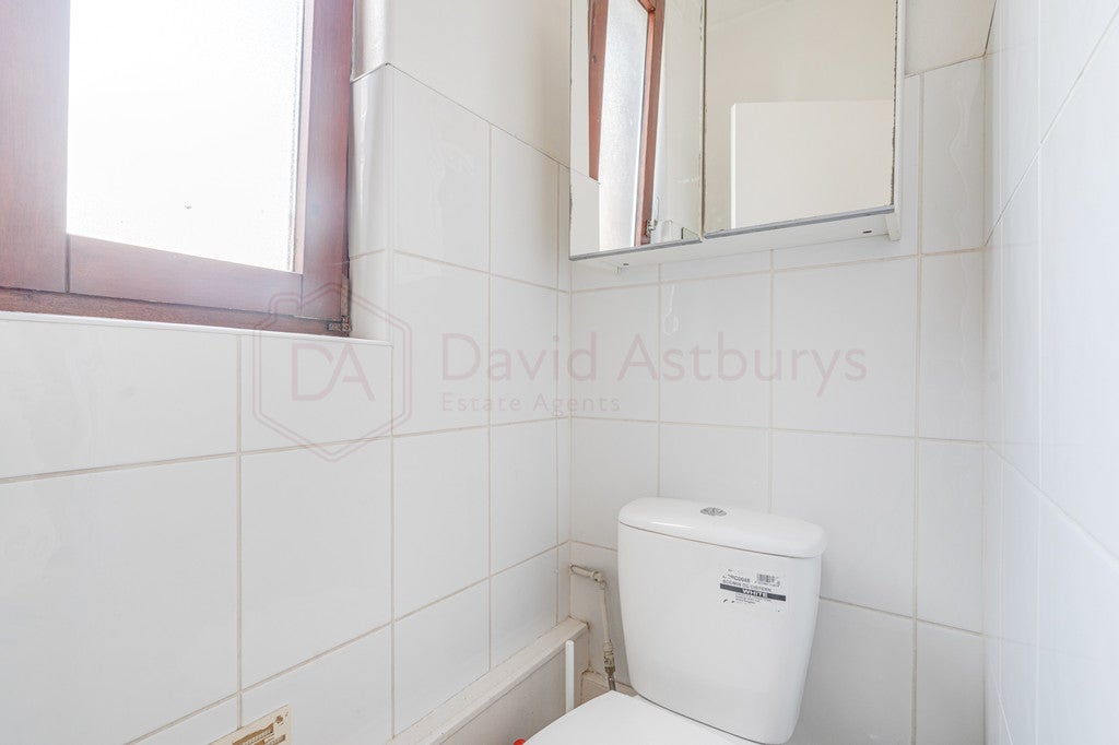 Flat Muston Road in Greater London