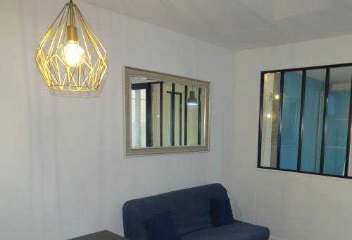 Flat Rue des Haies in Paris