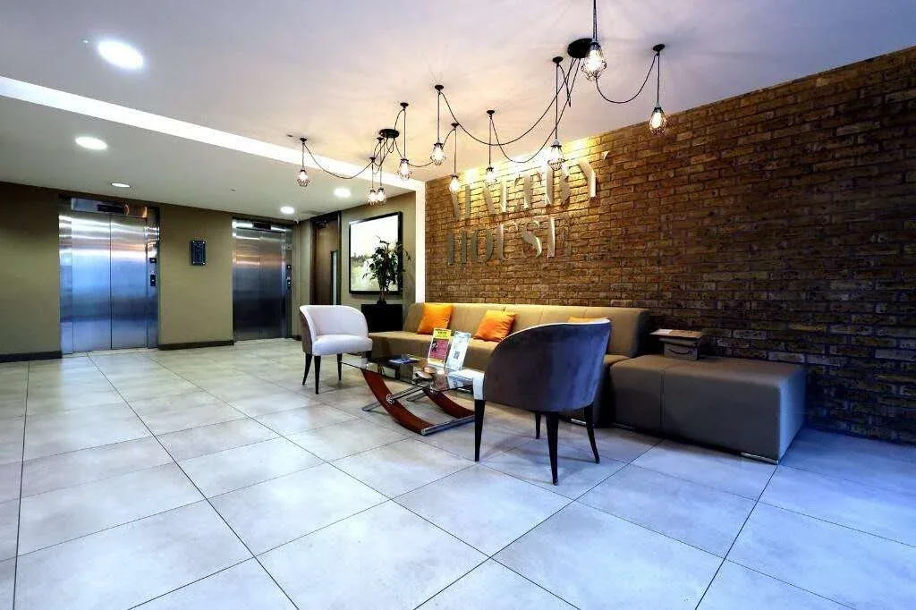 Flat Ottley Drive in Greater London