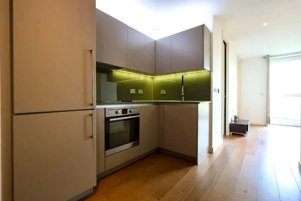 Flat Ottley Drive in Greater London