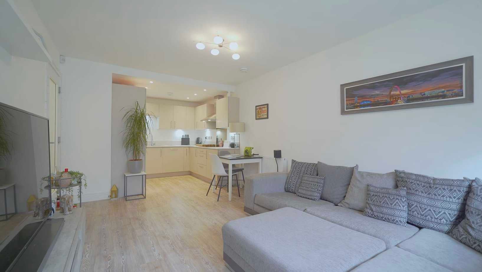 Flat Lanfine Drive in Kirkintilloch