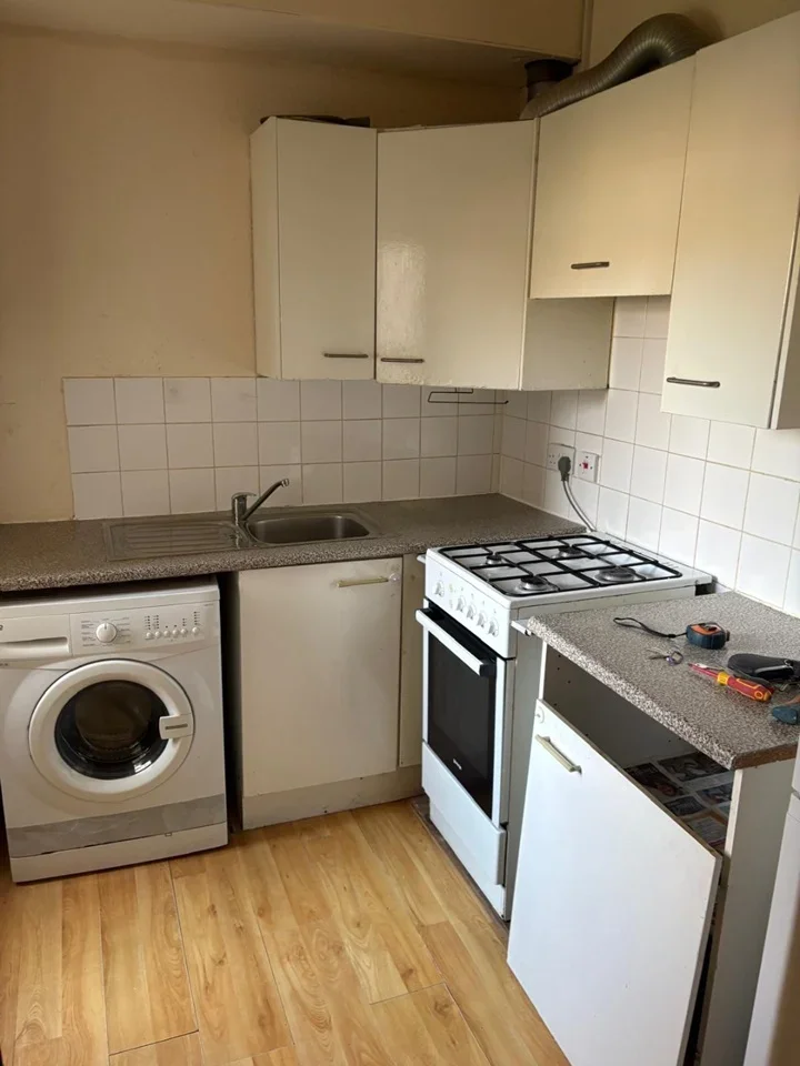 Flat Wallington Road in Greater London