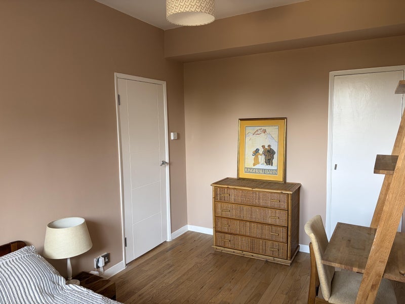 Room Approach Road in Greater London