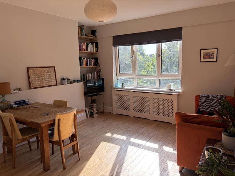 Room Approach Road in Greater London