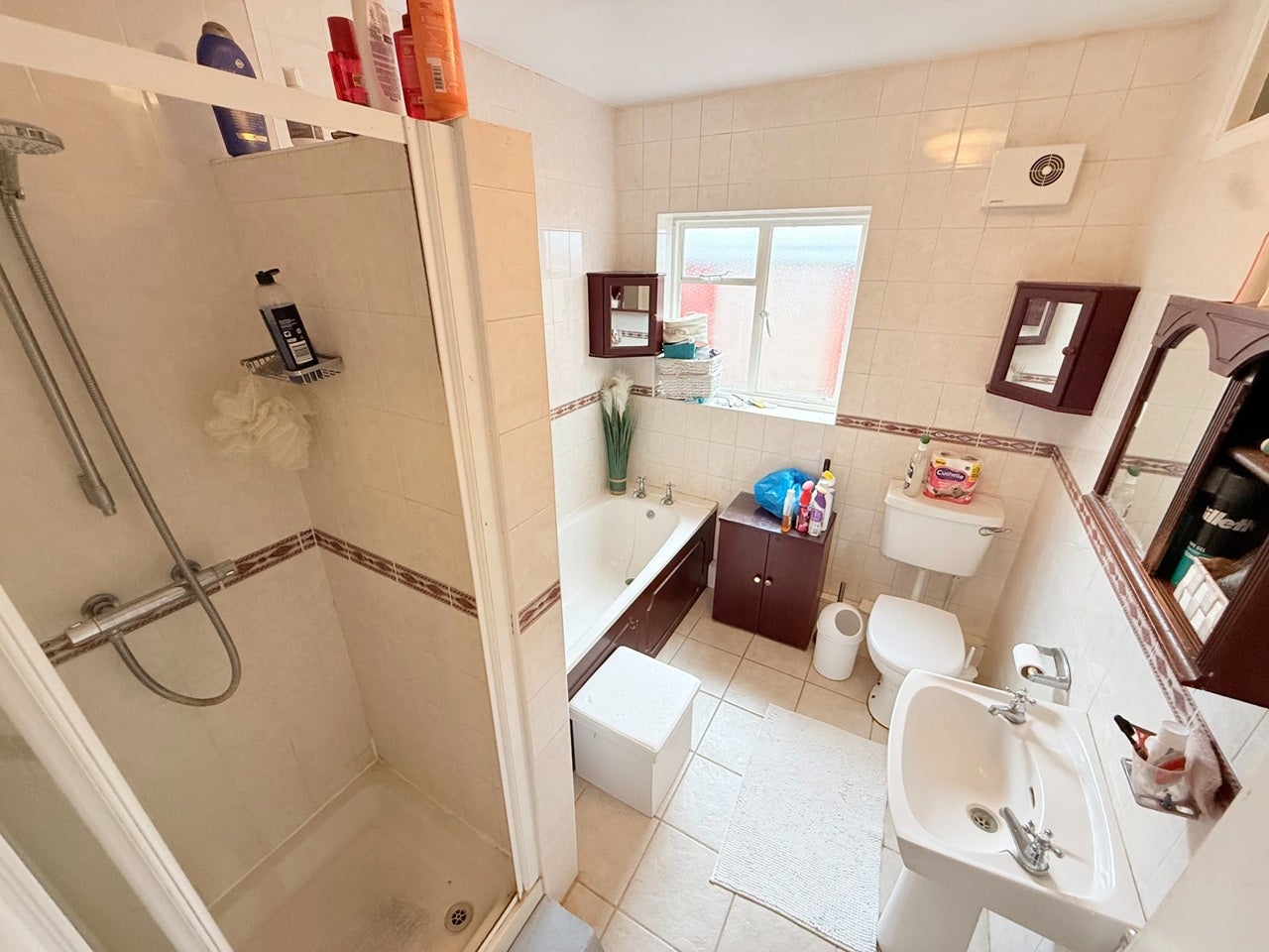 Room St Johns Road in Greater London