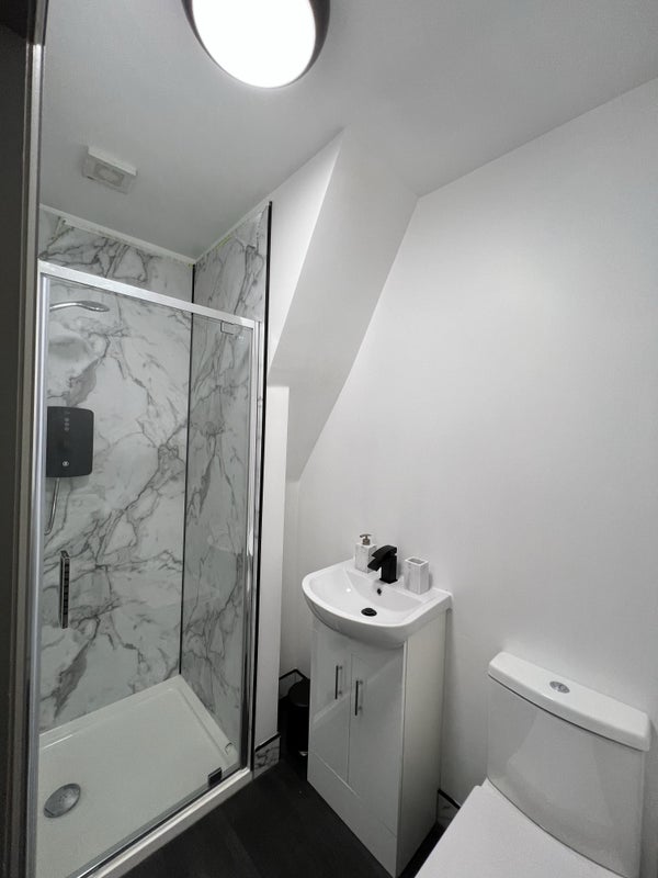 Room Eaves Lane in Chorley