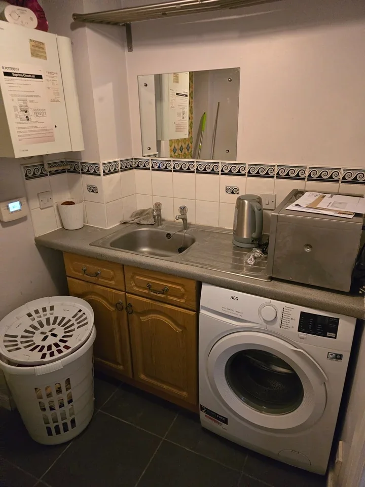 Room Compton Close in Greater London