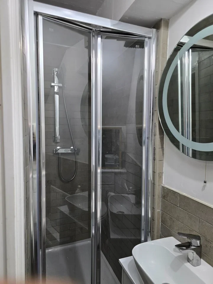 Room Compton Close in Greater London