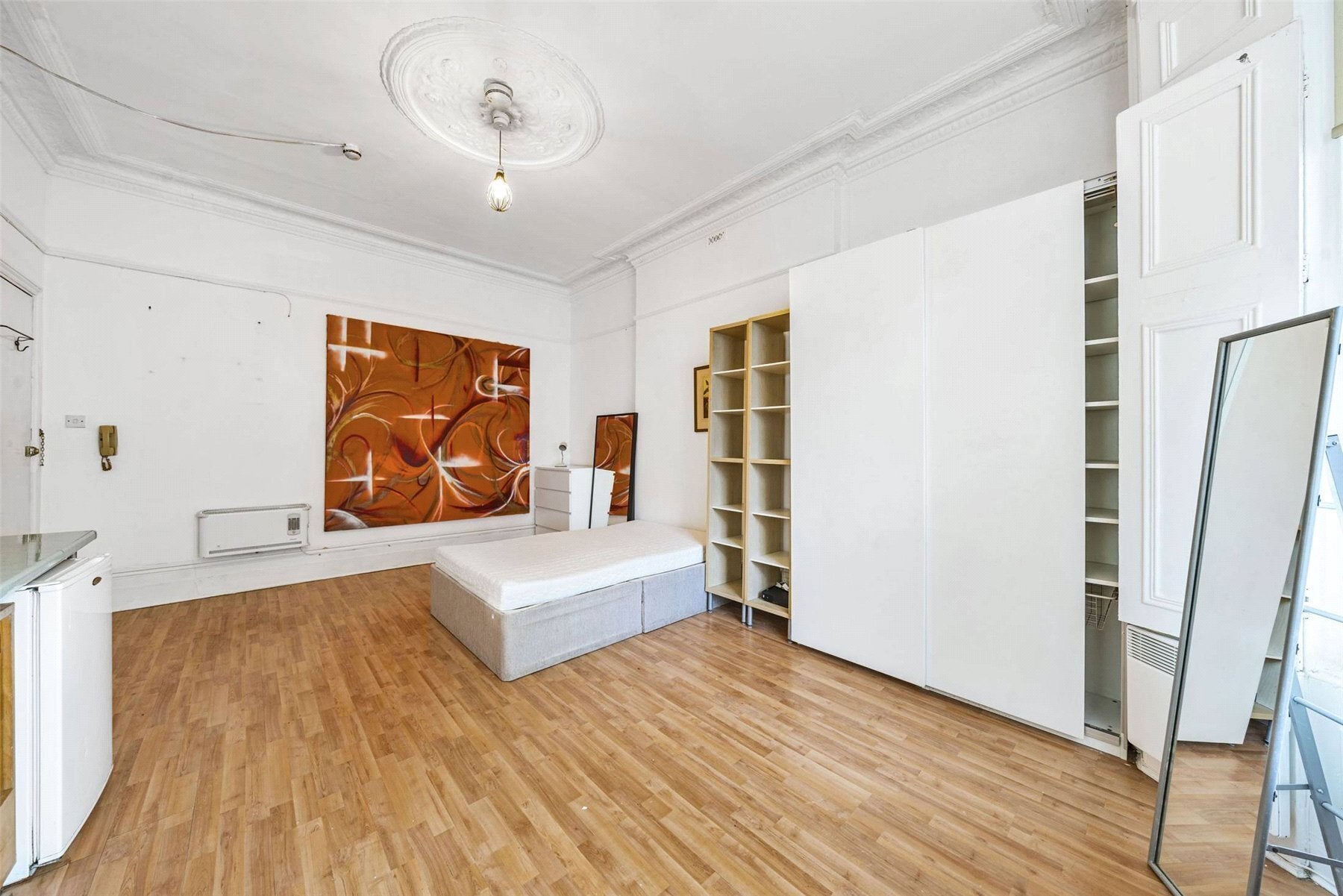 Flat Marloes Road in Greater London