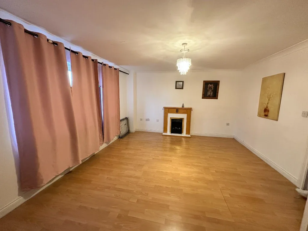 House Penrhyn Close in Corby