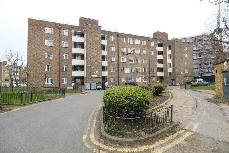 Room Plummer Road in Greater London
