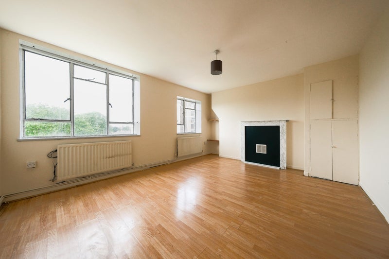 Room Plummer Road in Greater London
