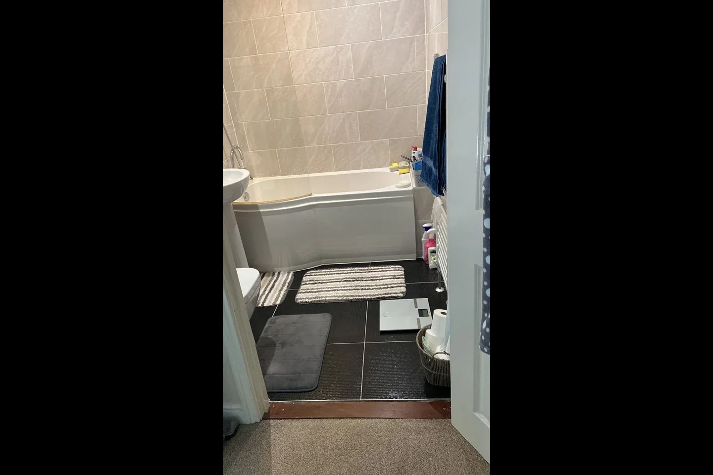 Room Mellish Way in Greater London