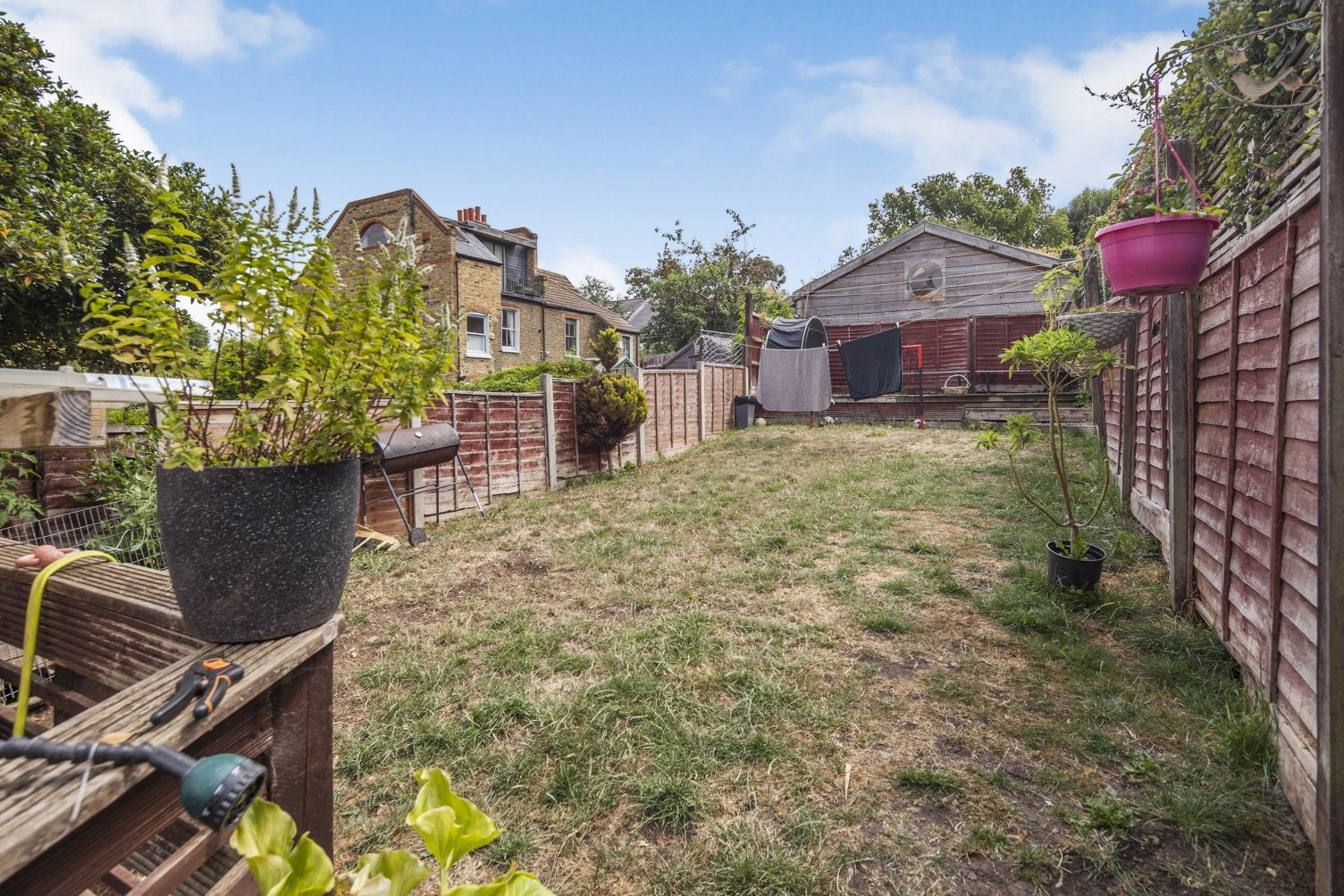 Flat Donkey Alley in Greater London
