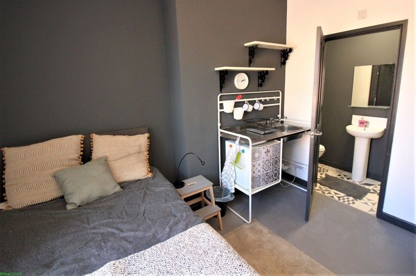 Flat Far Gosford Street in Coventry