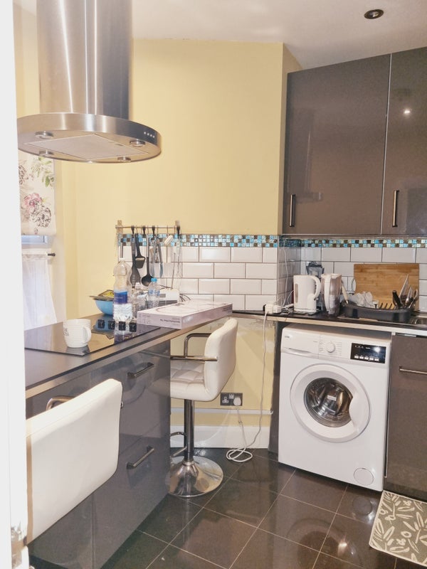 Room Woodland Road in Greater London