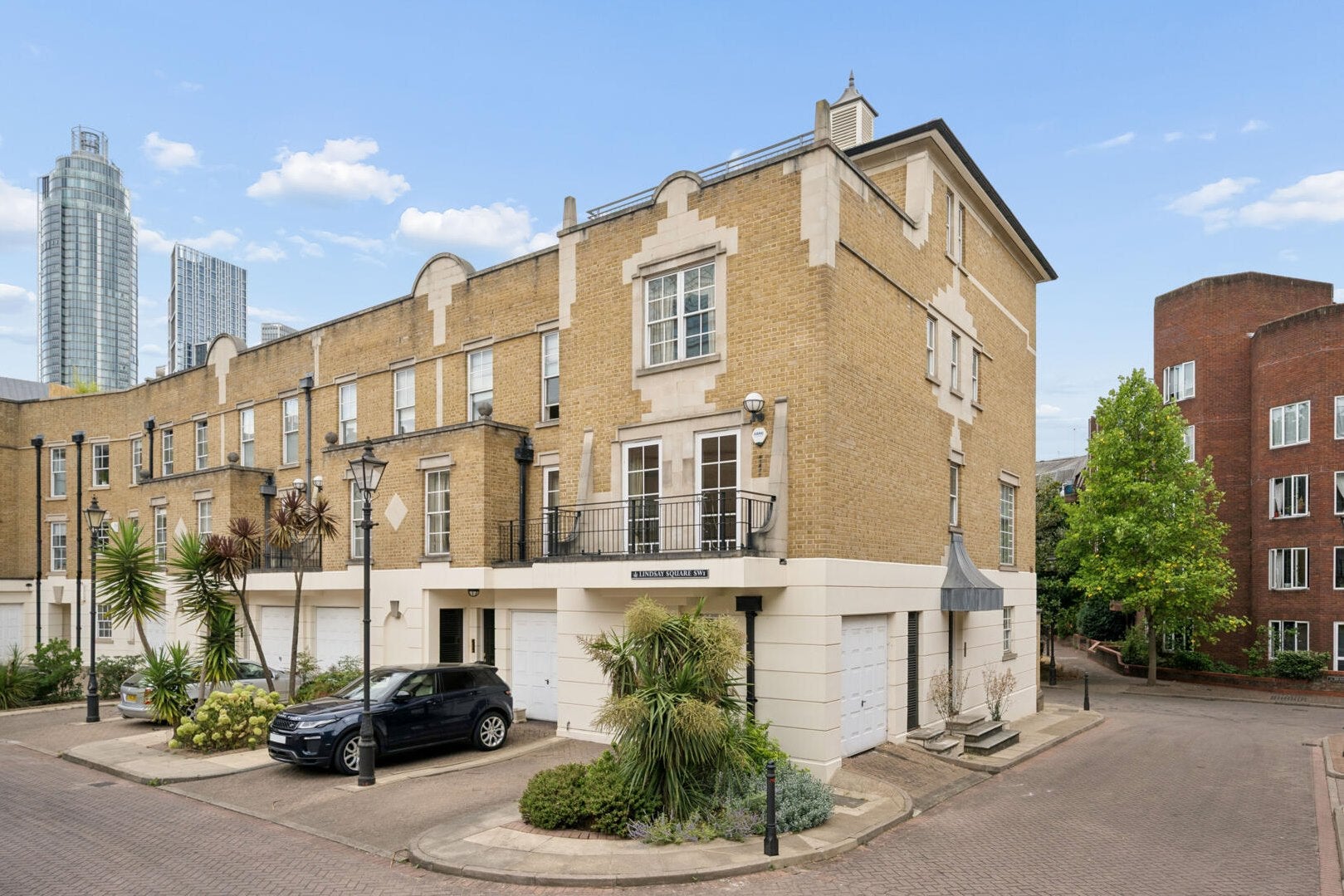 House Lindsay Square in City of Westminster