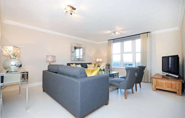 Flat Boydell Court in Greater London