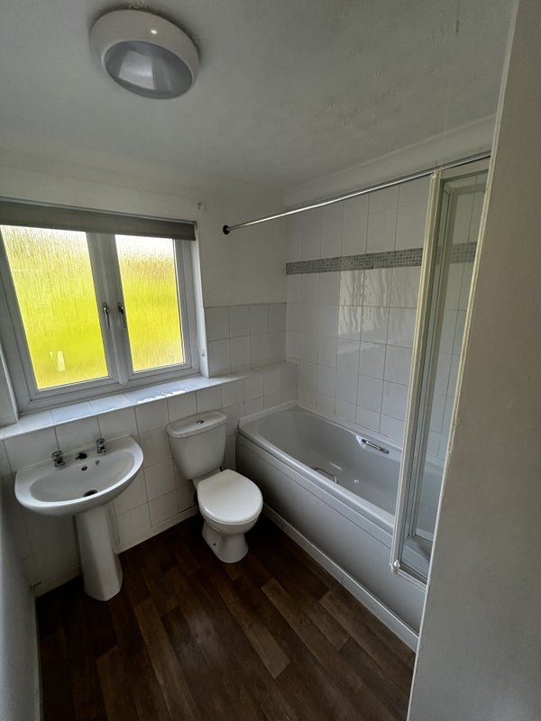 Room Strathblane Road in Milngavie