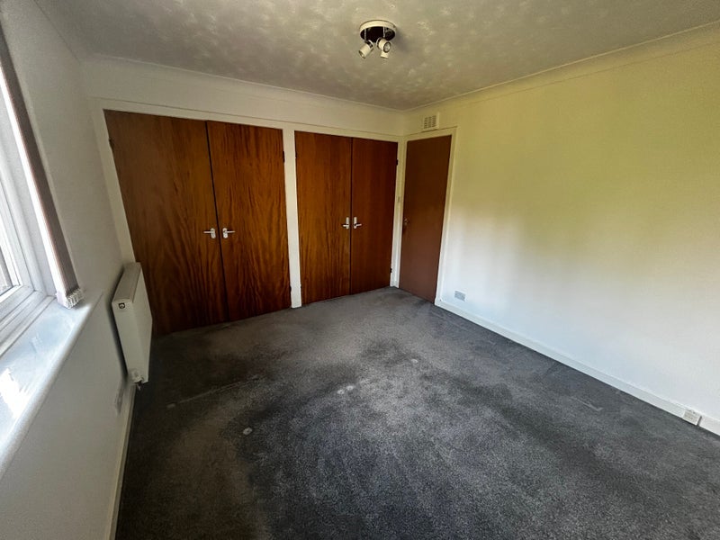 Room Strathblane Road in Milngavie