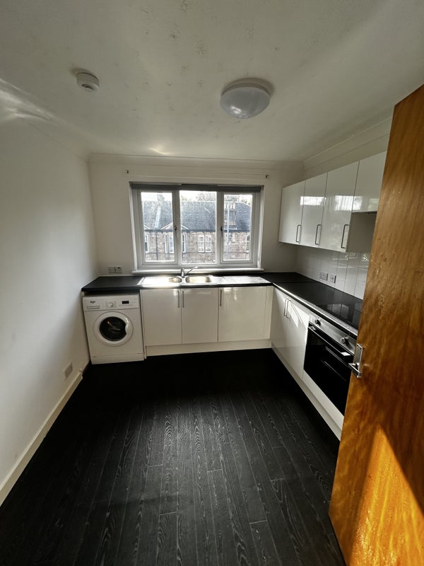 Room Strathblane Road in Milngavie