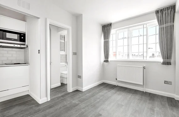 Flat Sloane Avenue in Greater London