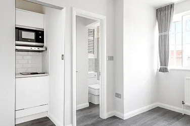 Flat Sloane Avenue in Greater London