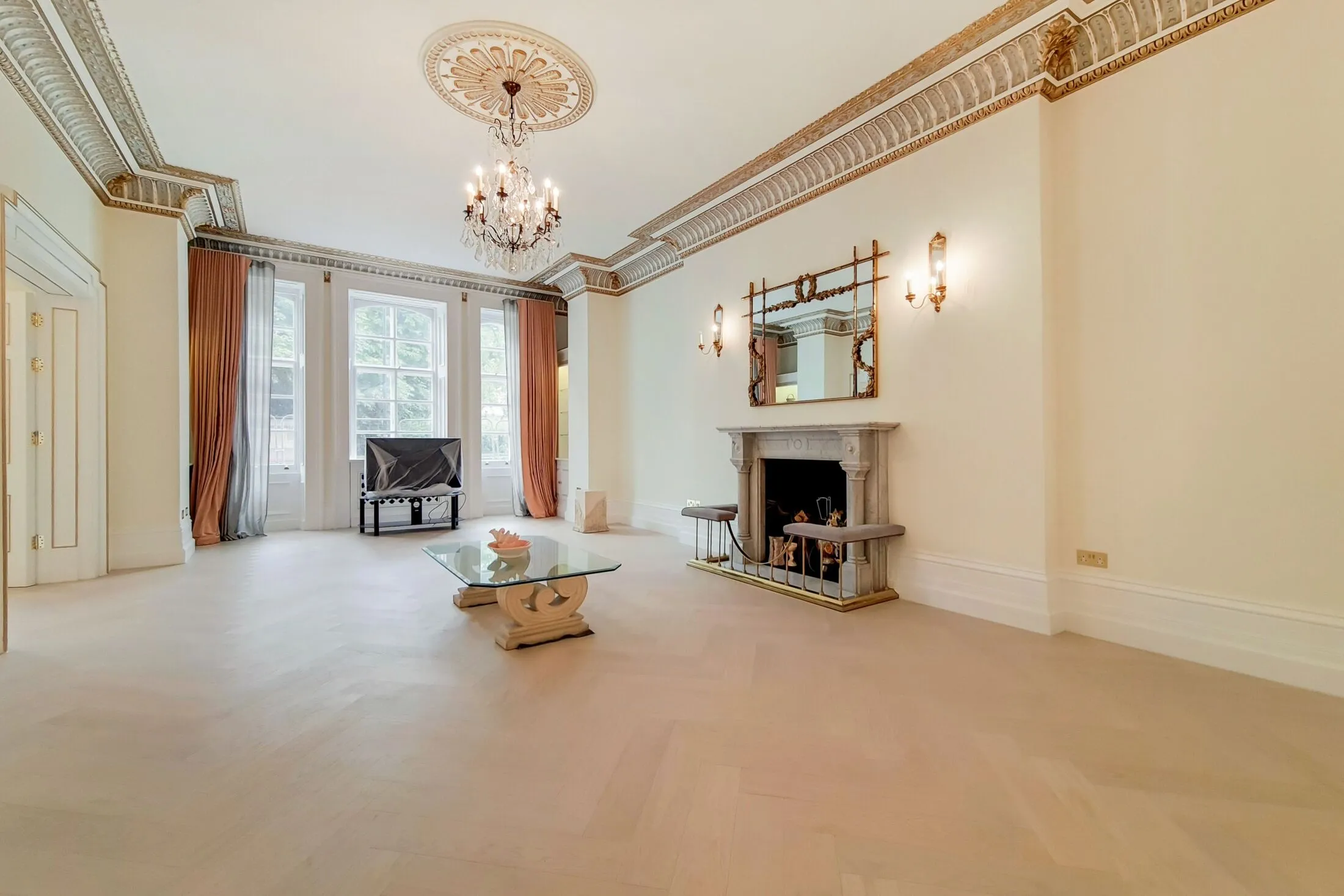 Flat Kensington Gore in City of Westminster