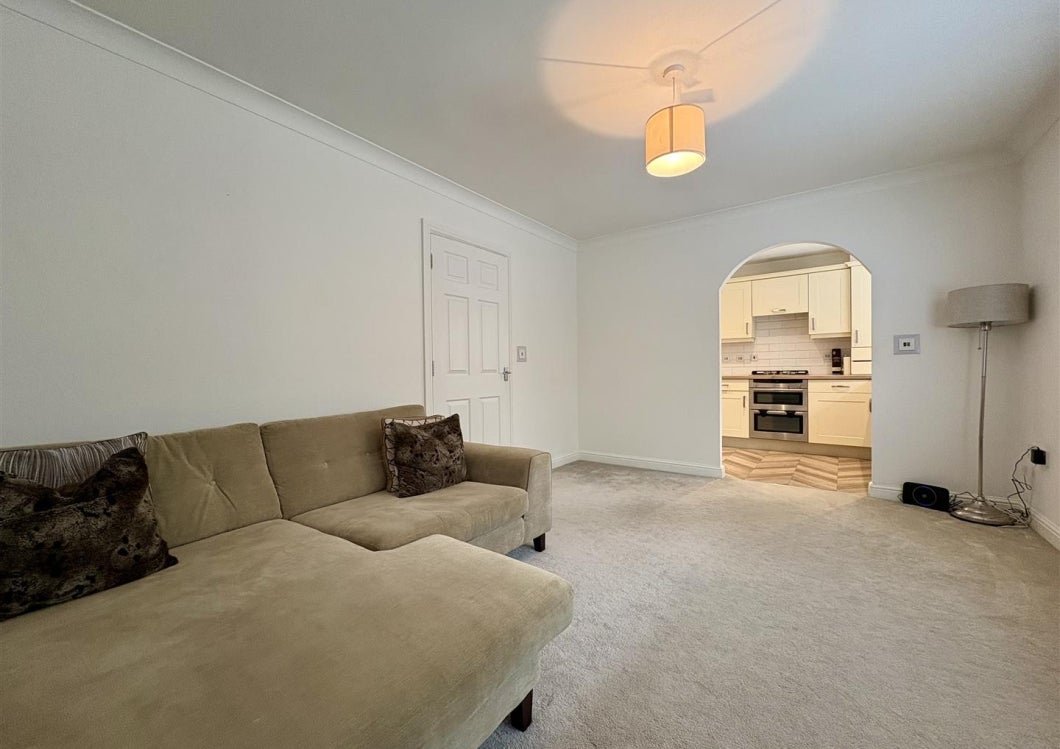 Flat Cygnet Court in South Staffordshire