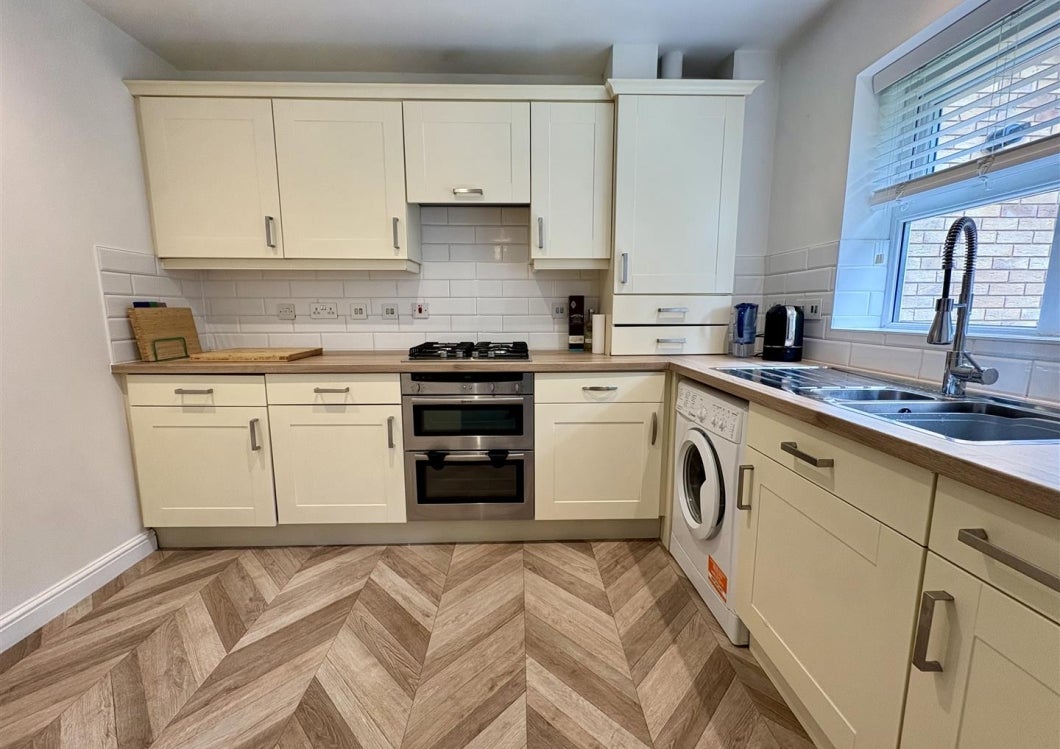 Flat Cygnet Court in South Staffordshire