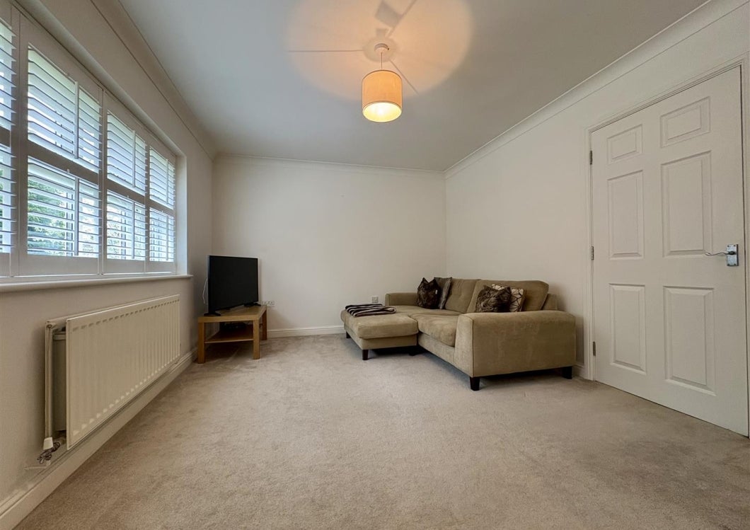 Flat Cygnet Court in South Staffordshire