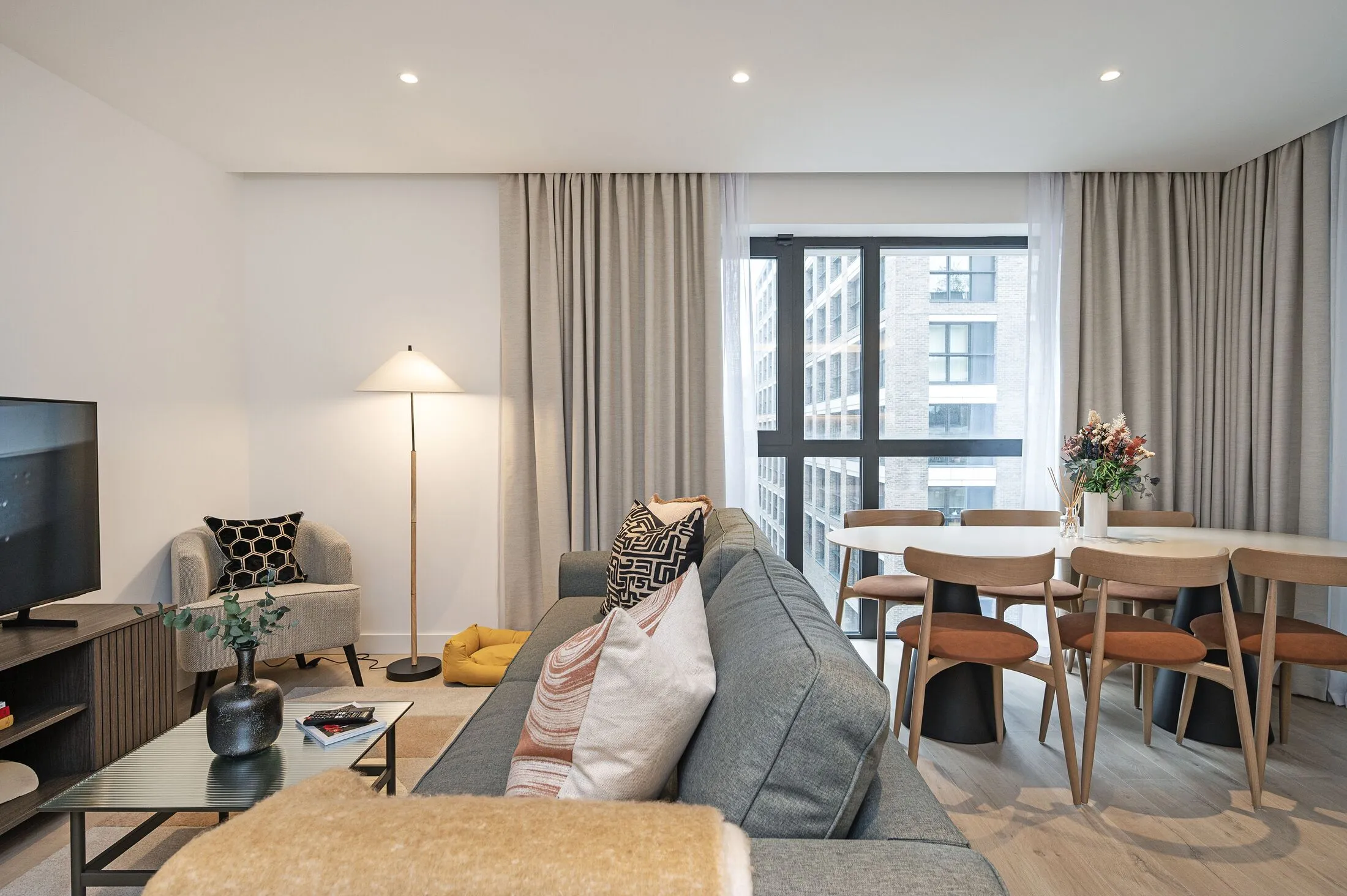 Flat New Drum Street in Greater London