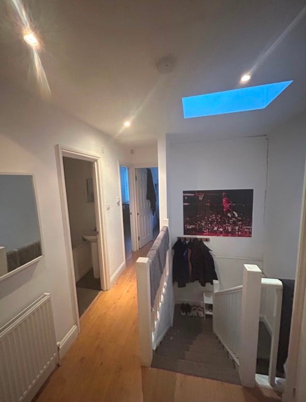 Room Brixton Road in Greater London