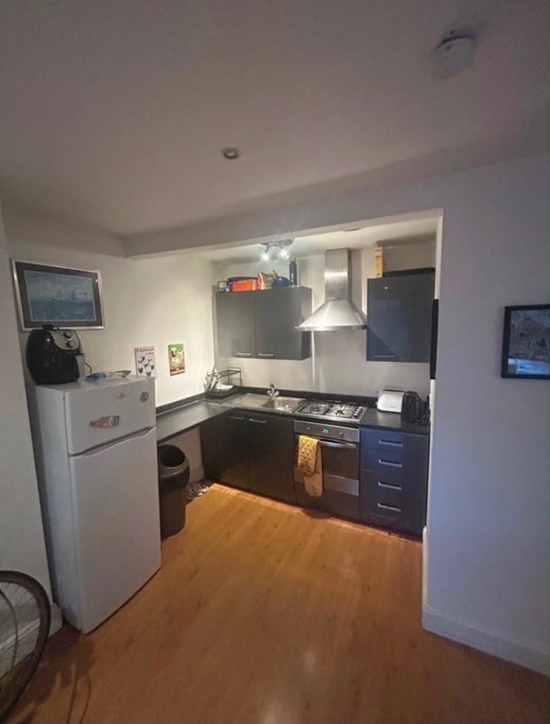 Room Brixton Road in Greater London