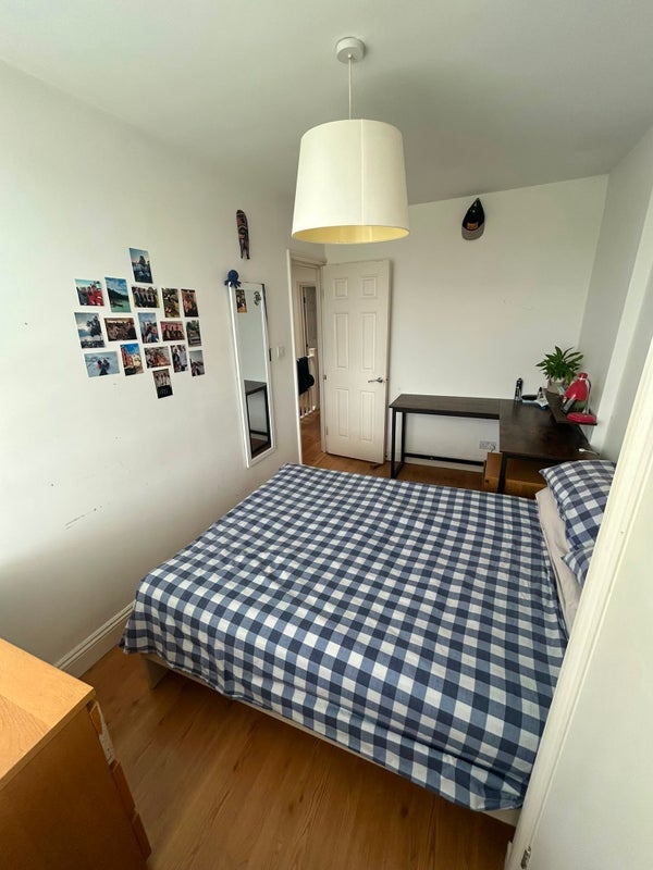 Room Brixton Road in Greater London