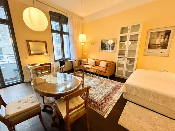 Wohnung Glinkastraße in Berlin