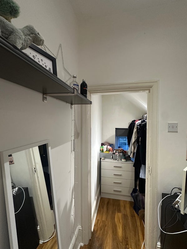 Room Claverdale Road in Greater London