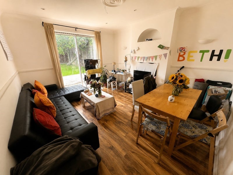 Room Claverdale Road in Greater London