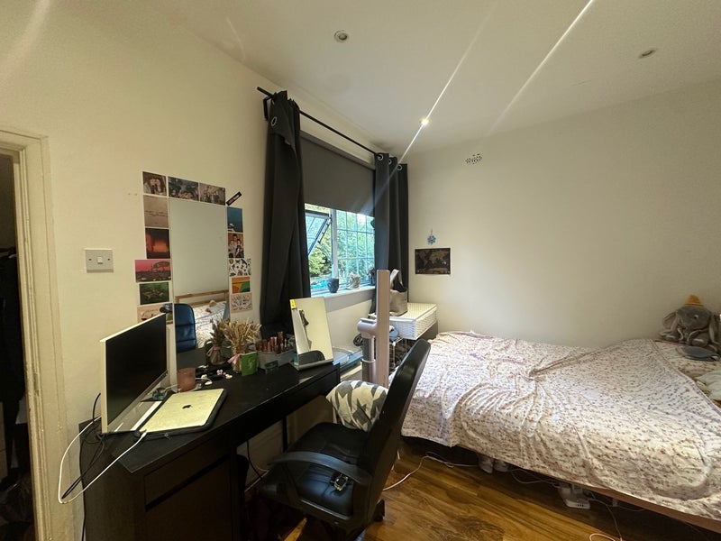 Room Claverdale Road in Greater London
