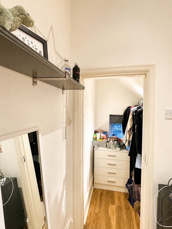Room Claverdale Road in Greater London