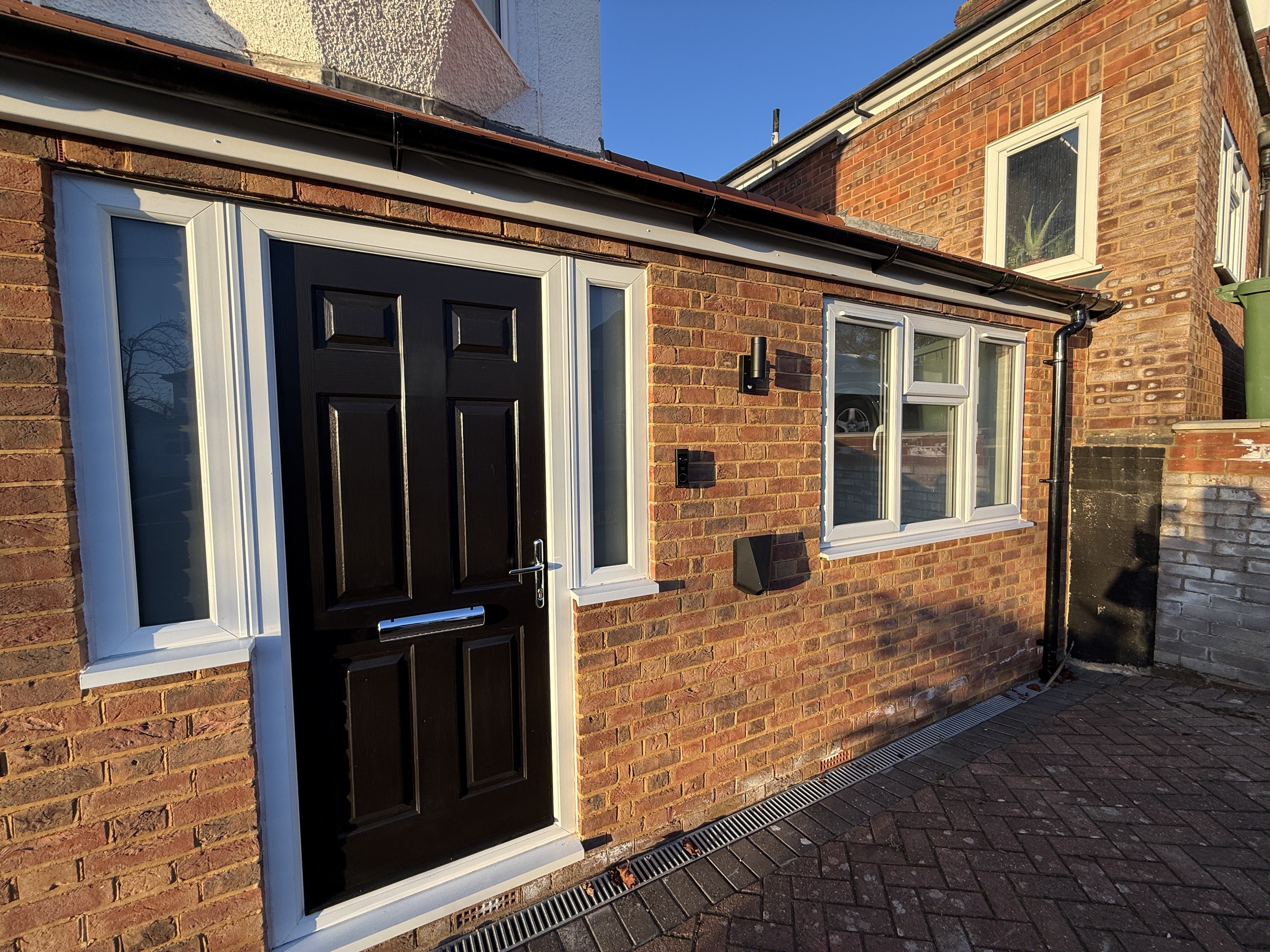Flat Brampton Grove in Greater London
