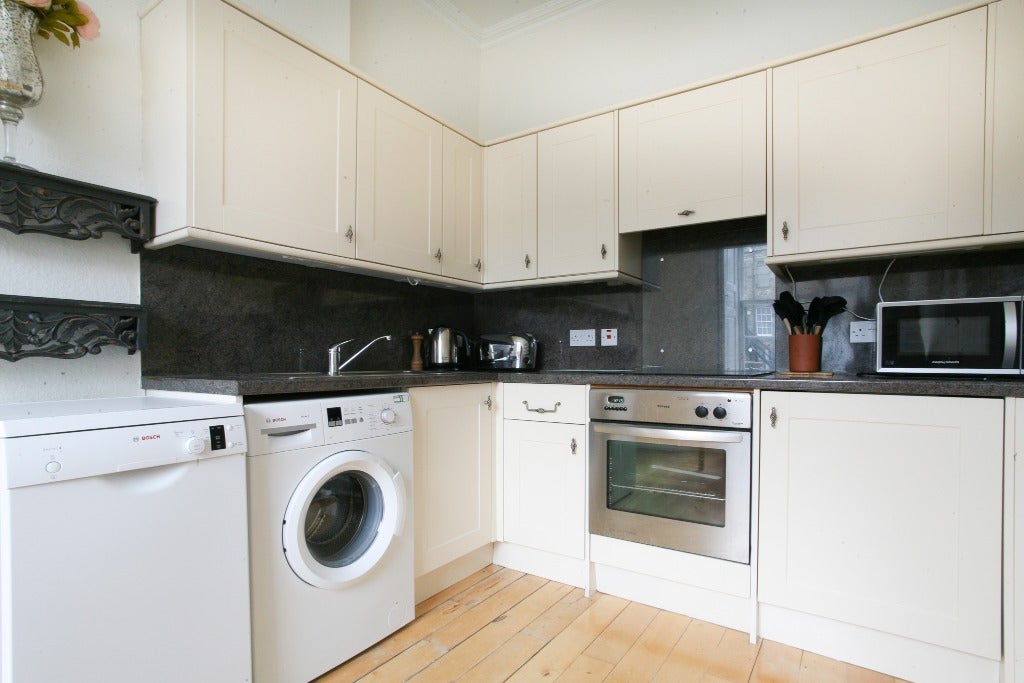 Flat Queen Street in City of Edinburgh