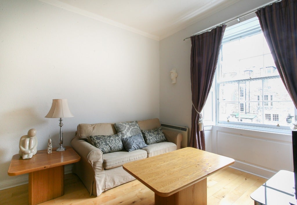 Flat Queen Street in City of Edinburgh