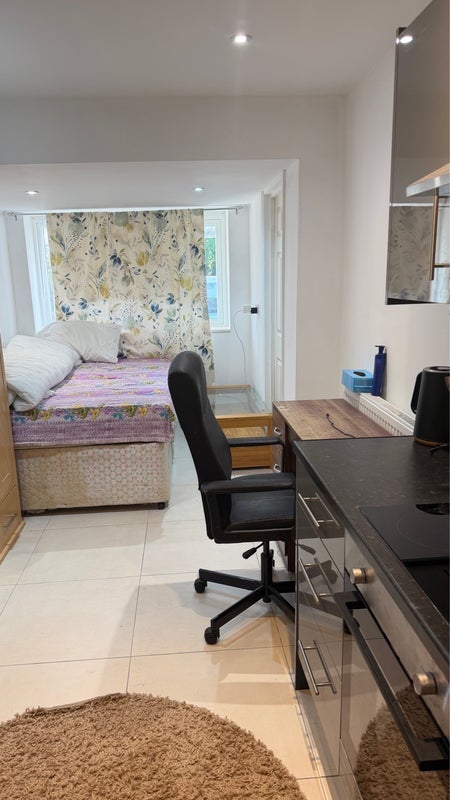 Flat Tachbrook Road in Warwick