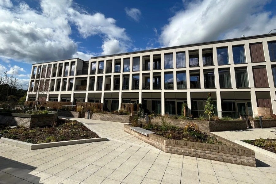 Flat Devonshire Avenue in Woking