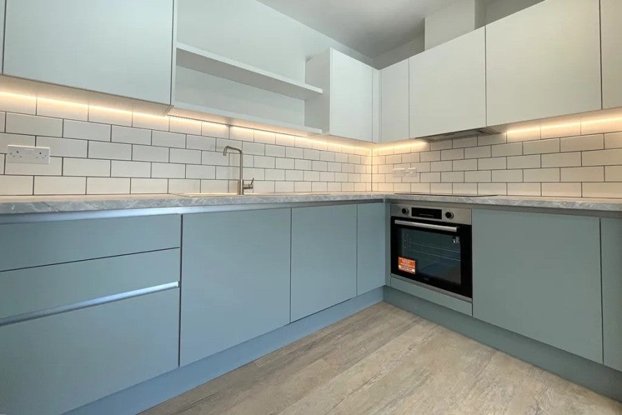 Flat Devonshire Avenue in Woking